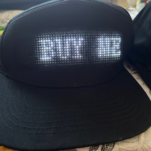 Magic Digital Display Hat - Picture 3 of 3